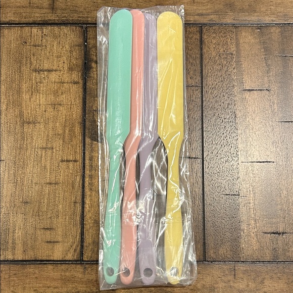 Multi-Color Spreader Set - Picture 1 of 1